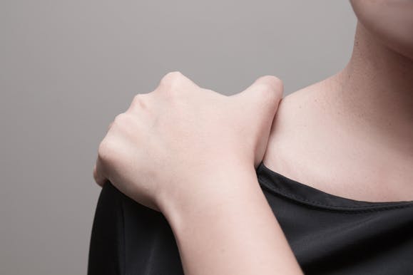 肩こりの簡単ストレッチを紹介 肩こりのチェック方法も合わせて解説 Tential テンシャル 公式オンラインストア