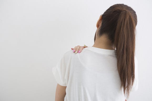 肩こりがひどくなると吐き気やめまいを催すことも その原因とは Tential テンシャル 公式オンラインストア 肩こりがひどくなると吐き気やめまいを催すことも その原因とは Tential テンシャル 公式オンラインストア