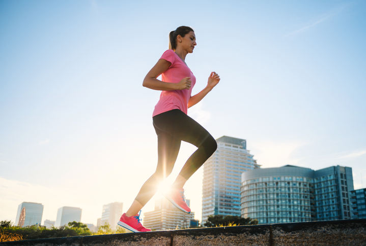 ランニングで起こる肩こりの原因とは？｜対処法・予防法を理解して快適なランニングライフを！