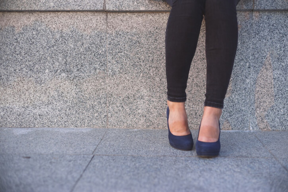 足の疲れを解消するストレッチ5選!効果的に筋肉を伸ばす方法を解説!