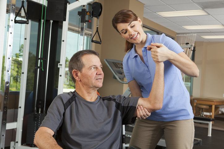 ストレッチで痛み軽減？五十肩の治療法とポイントを解説