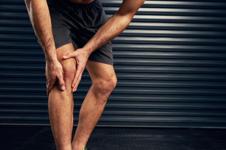 ジャンパー膝の症状と治療法|原因やセルフチェックの項目も紹介