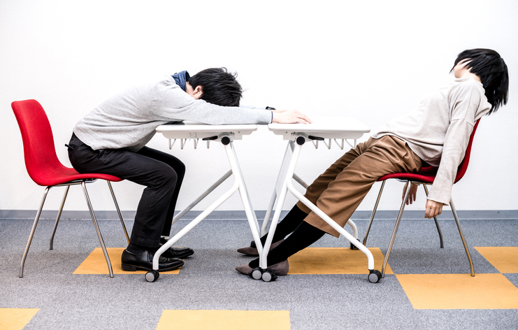 食後はなぜ眠くなる？原因や身体に及ぼす影響、対策について徹底解説【2023年1月】