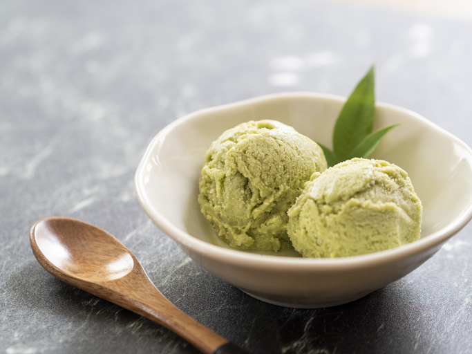 寝る前のアイスはNG？睡眠の質を下げる食べ物・飲み物を紹介【2023年1月】