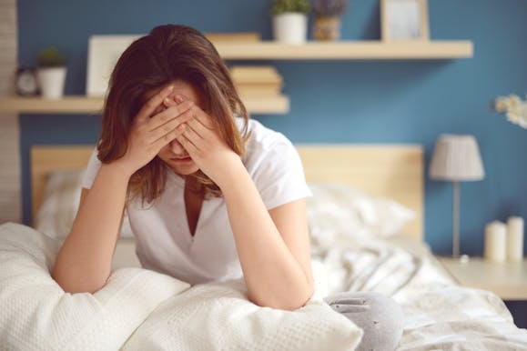 寝る前に考え事をしてしまうときの対処法やリラックスする方法を解説 Tential テンシャル 公式オンラインストア